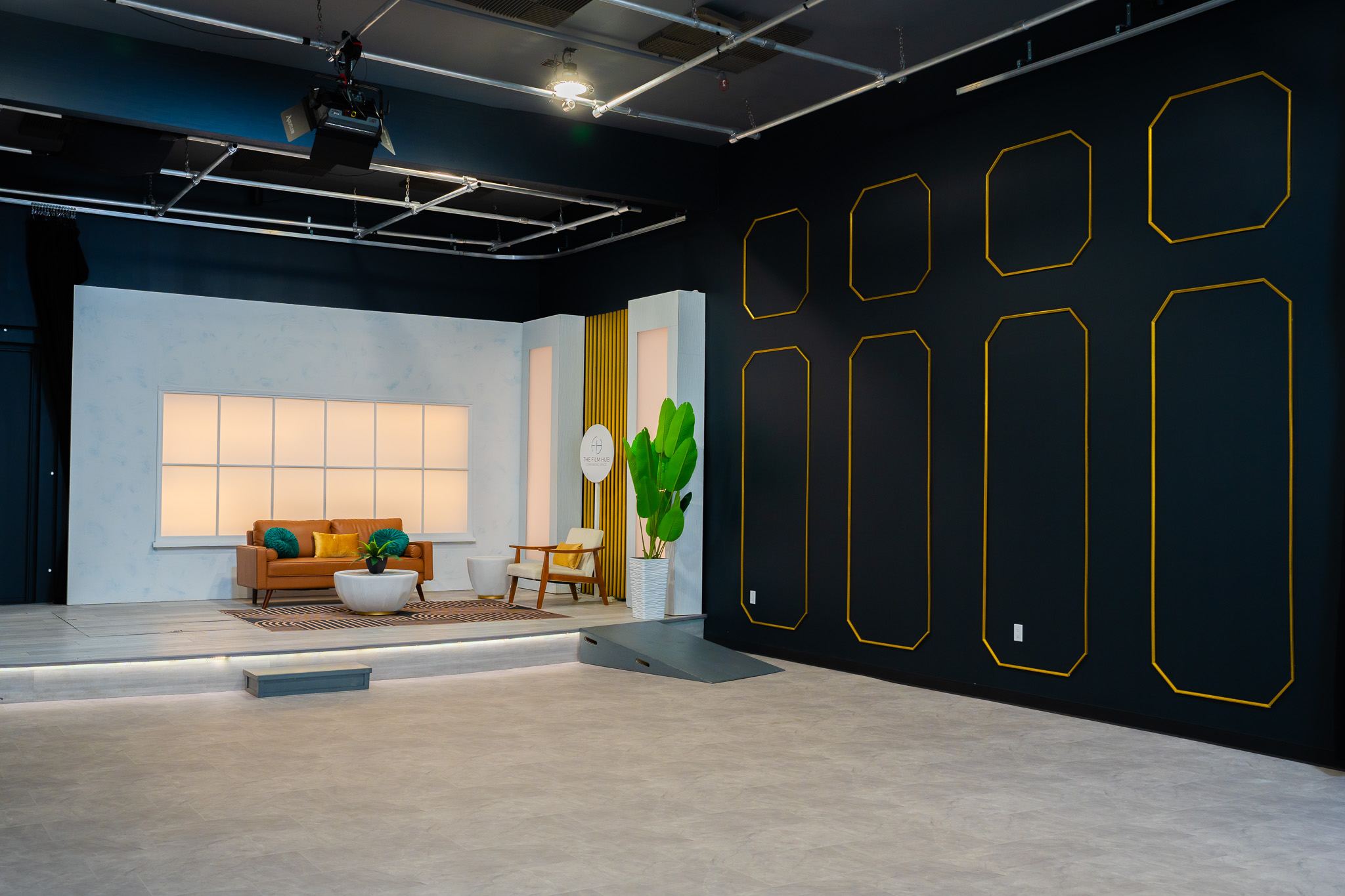 Stages | The Film Hub Inc., image size:2048x1365